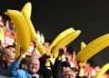 Alasan Suporter Bawa Balon Pisang ke Markas Liverpool