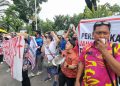 Akses Ditutup Ormas, Karyawan Club Demo di Balai Kota