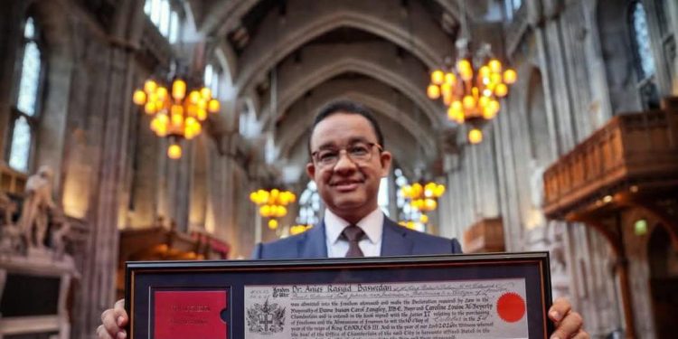 Anies Baswedan Menerima Penghargaan Kebebasan Kota London