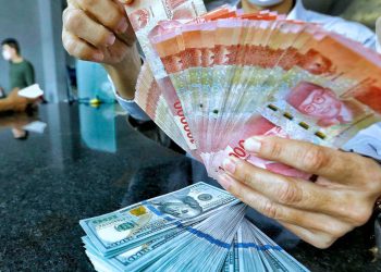 Rupiah Sentuh 18184 per Dolar AS, Apakah Pemegang Valas Akan Tukar?