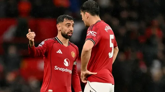 Manchester United Bak Sirkus yang Penuh Huru-Hara