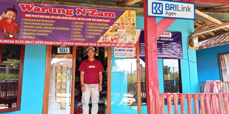 Berkat KUR, Rahmat Sukses Kembangkan Usaha dari Jualan Gorengan hingga Warung Sembako