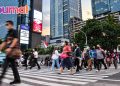 Turunkan Kualitas Saat Masyarakat Mencari Cara untuk Bertahan Hidup