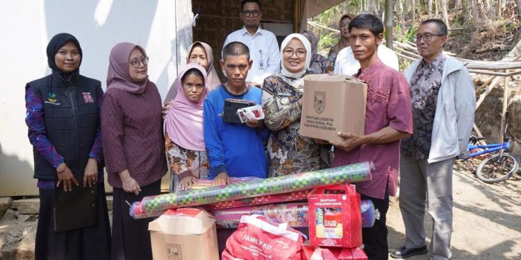 Keluarga Prasejahtera Buayan Menerima Bantuan Pembangunan Rumah Pasca Kebakaran