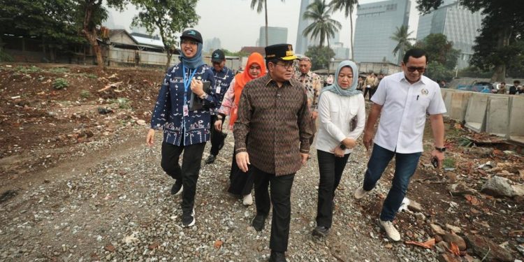 Gubernur DKI Memantau Normalisasi Kali Mampang Menjelang Musim Hujan