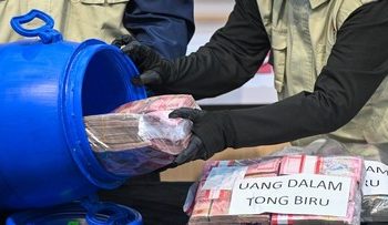 Bupati Klaten Sembunyikan Hasil Korupsi Rp934 Juta Dalam Tong