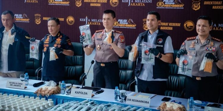 Penggerebekan 2 Pabrik Tramadol di Sukoharjo, 16 Tersangka Ditangkap